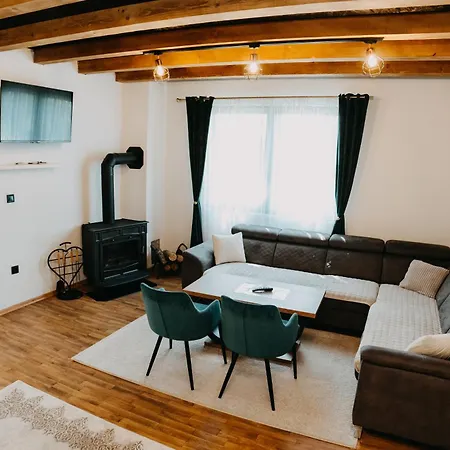 Jelica 빌라 코니츠